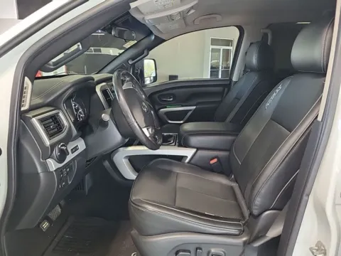 More photos of 2018 Nissan Titan PRO-4X at AutoGiant USA Indianapolis, IN