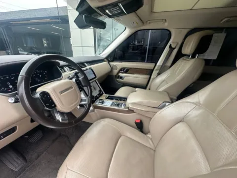 Photos of 2018 Land Rover Range Rover 3.0L V6 Supercharged HSE for sale in Indianapolis, IN at AutoGiant USA Indianapolis