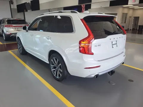 Photos of 2019 Volvo XC90 T5 Momentum for sale in Indianapolis, IN at AutoGiant USA Indianapolis