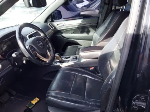 More photos of 2017 Jeep Grand Cherokee Limited at AutoGiant USA Indianapolis, IN