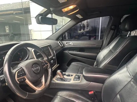 Photos of 2017 Jeep Grand Cherokee Limited for sale in Indianapolis, IN at AutoGiant USA Indianapolis