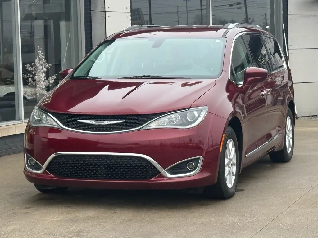 Red 2020 Chrysler Pacifica Touring L for sale in Indianapolis, IN