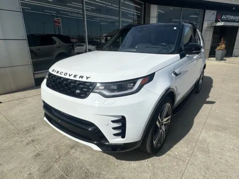 More photos of 2021 Land Rover Discovery HSE R-Dynamic at AutoGiant USA Indianapolis, IN