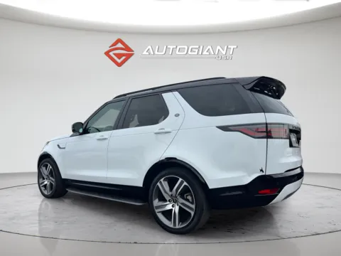 More photos of 2021 Land Rover Discovery HSE R-Dynamic at AutoGiant USA Indianapolis, IN