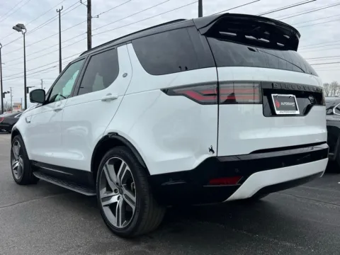 More photos of 2021 Land Rover Discovery HSE R-Dynamic at AutoGiant USA Indianapolis, IN