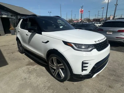 More photos of 2021 Land Rover Discovery HSE R-Dynamic at AutoGiant USA Indianapolis, IN