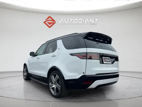 More photos of 2021 Land Rover Discovery HSE R-Dynamic at AutoGiant USA Indianapolis, IN