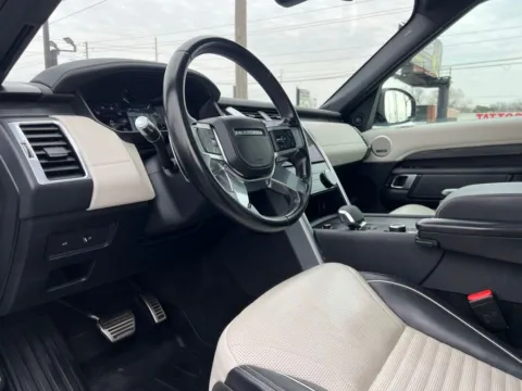 Photos of 2021 Land Rover Discovery HSE R-Dynamic for sale in Indianapolis, IN at AutoGiant USA Indianapolis