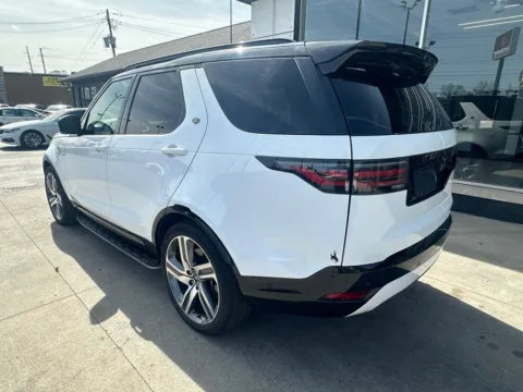 Photos of 2021 Land Rover Discovery HSE R-Dynamic for sale in Indianapolis, IN at AutoGiant USA Indianapolis