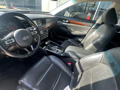 Photos of 2017 Kia Cadenza Technology for sale in Indianapolis, IN at AutoGiant USA Indianapolis
