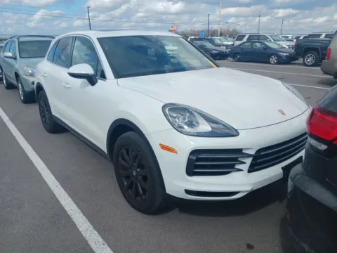 Photos of 2020 Porsche Cayenne for sale in Indianapolis, IN at AutoGiant USA Indianapolis