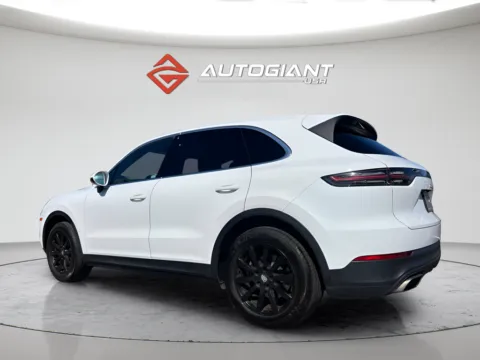 More photos of 2020 Porsche Cayenne at AutoGiant USA Indianapolis, IN