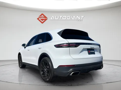 More photos of 2020 Porsche Cayenne at AutoGiant USA Indianapolis, IN