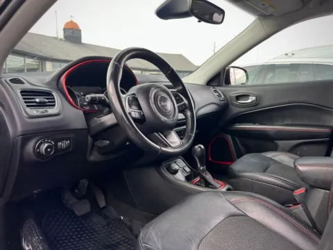 Photos of 2018 Jeep Compass Trailhawk for sale in Indianapolis, IN at AutoGiant USA Indianapolis