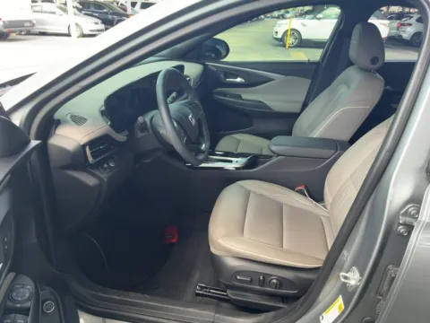 More photos of 2024 Buick Envista Avenir at AutoGiant USA Indianapolis, IN