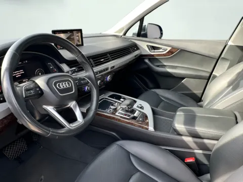 Photos of 2019 Audi Q7 45 Premium Plus for sale in Indianapolis, IN at AutoGiant USA Indianapolis