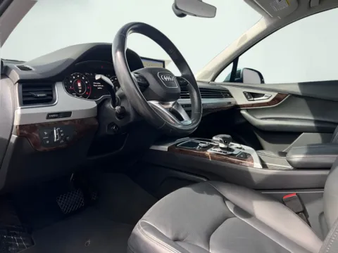 Photos of 2019 Audi Q7 45 Premium Plus for sale in Indianapolis, IN at AutoGiant USA Indianapolis