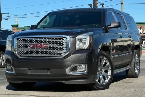 Gray 2016 GMC Yukon XL Denali for sale in Indianapolis, IN