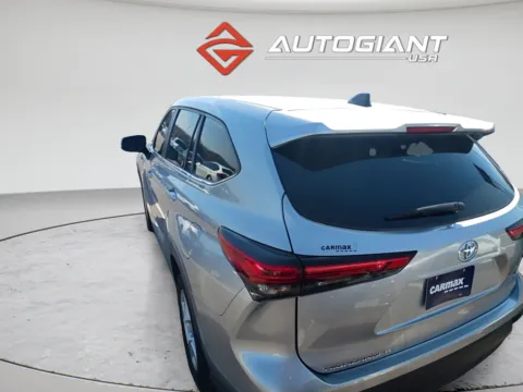 More photos of 2023 Toyota Highlander L at AutoGiant USA Indianapolis, IN