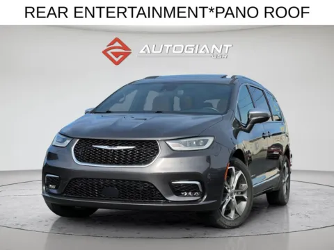 Unknown 2021 Chrysler Pacifica Pinnacle for sale in Indianapolis, IN