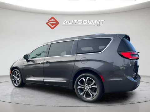More photos of 2021 Chrysler Pacifica Pinnacle at AutoGiant USA Indianapolis, IN