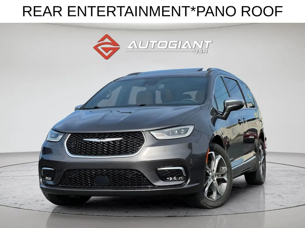 2021 Chrysler Pacifica Pinnacle's photo