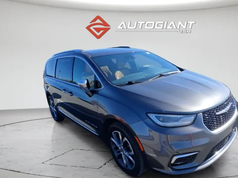 Photos of 2021 Chrysler Pacifica Pinnacle for sale in Indianapolis, IN at AutoGiant USA Indianapolis