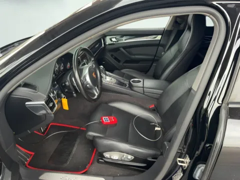 More photos of 2016 Porsche Panamera 4 at AutoGiant USA Indianapolis, IN