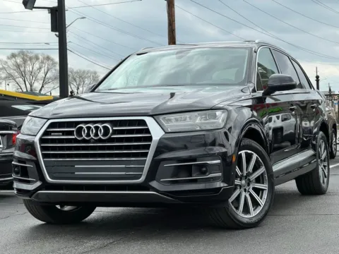 Black 2019 Audi Q7 55 Premium Plus for sale in Indianapolis, IN