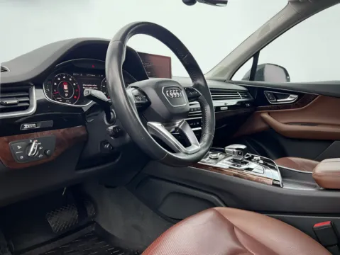 Photos of 2019 Audi Q7 55 Premium Plus for sale in Indianapolis, IN at AutoGiant USA Indianapolis