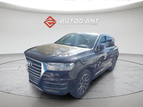 Black 2019 Audi Q7 55 Premium Plus for sale in Indianapolis, IN