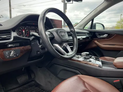 Photos of 2019 Audi Q7 55 Premium Plus for sale in Indianapolis, IN at AutoGiant USA Indianapolis