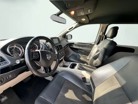 Photos of 2019 Dodge Grand Caravan SXT for sale in Indianapolis, IN at AutoGiant USA Indianapolis