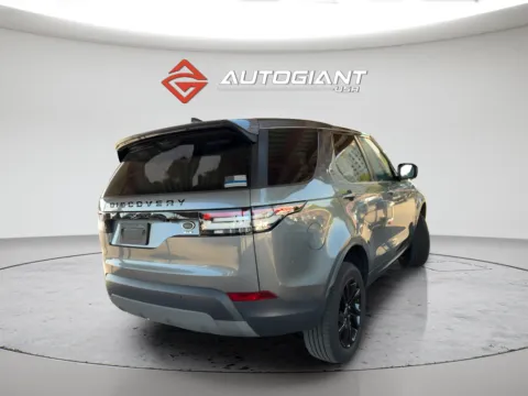 More photos of 2018 Land Rover Discovery SE at AutoGiant USA Indianapolis, IN