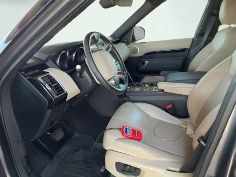 More photos of 2018 Land Rover Discovery SE at AutoGiant USA Indianapolis, IN