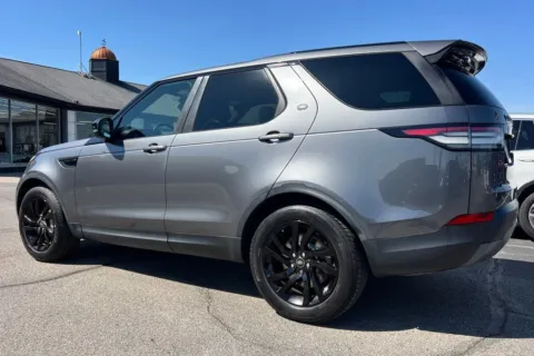 More photos of 2018 Land Rover Discovery SE at AutoGiant USA Indianapolis, IN