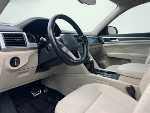Photos of 2021 Volkswagen Atlas 3.6L V6 SE w/Technology R-Line for sale in Indianapolis, IN at AutoGiant USA Indianapolis