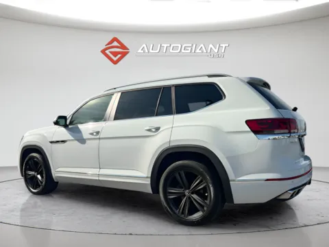 More photos of 2022 Volkswagen Atlas 3.6L V6 SEL R-Line at AutoGiant USA Indianapolis, IN