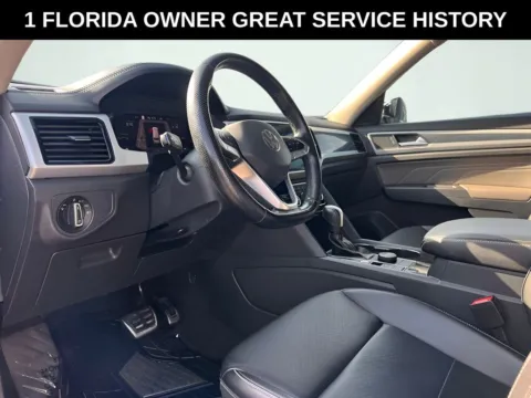 Photos of 2022 Volkswagen Atlas 3.6L V6 SEL R-Line for sale in Indianapolis, IN at AutoGiant USA Indianapolis