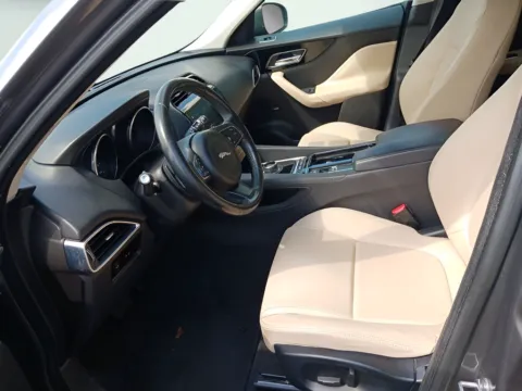 More photos of 2018 Jaguar F-PACE 30t Premium at AutoGiant USA Indianapolis, IN