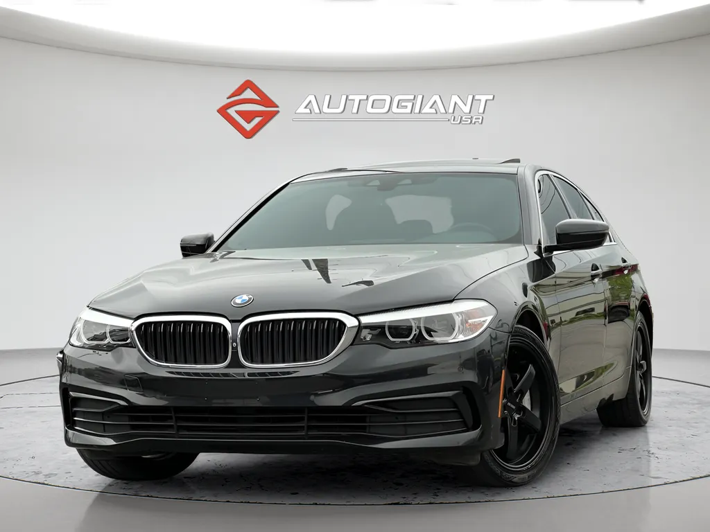 Black 2019 BMW 5 Series 530i xDrive for sale in Indianapolis, IN
