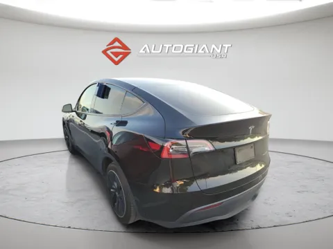 More photos of 2021 Tesla Model Y Long Range at AutoGiant USA Indianapolis, IN