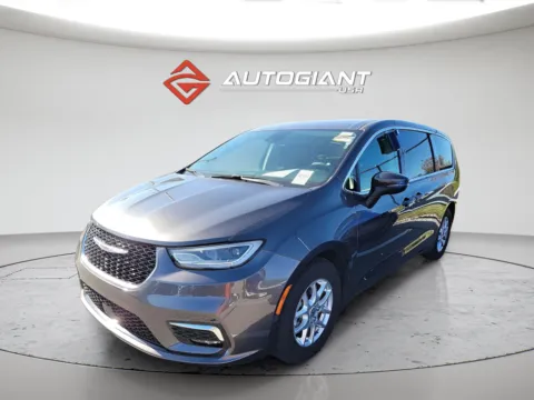 Gray 2023 Chrysler Pacifica Touring L for sale in Indianapolis, IN