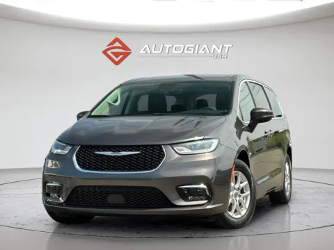 Gray 2023 Chrysler Pacifica Touring L for sale in Indianapolis, IN