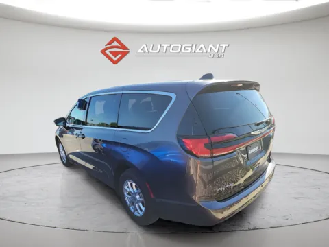 More photos of 2023 Chrysler Pacifica Touring L at AutoGiant USA Indianapolis, IN