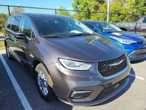 Photos of 2023 Chrysler Pacifica Touring L for sale in Indianapolis, IN at AutoGiant USA Indianapolis