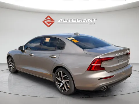 More photos of 2020 Volvo S60 T5 Momentum at AutoGiant USA Indianapolis, IN