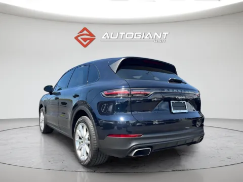 More photos of 2021 Porsche Cayenne at AutoGiant USA Indianapolis, IN