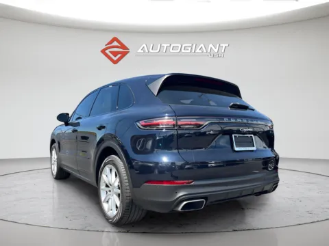 More photos of 2021 Porsche Cayenne at AutoGiant USA Indianapolis, IN