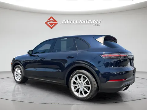More photos of 2021 Porsche Cayenne at AutoGiant USA Indianapolis, IN